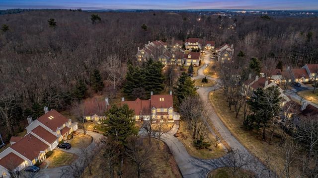 1 Douglass Grn 1, Woburn, MA 01801