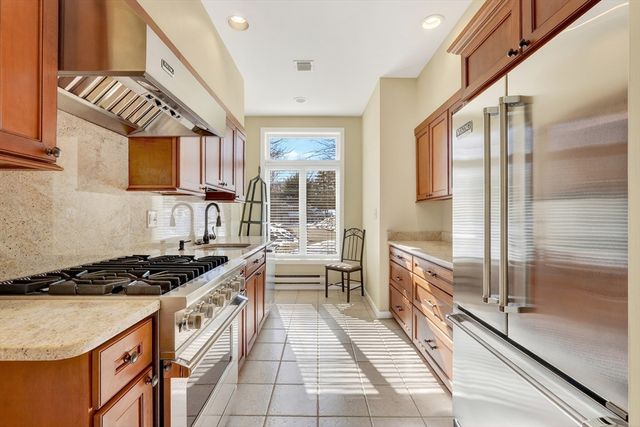 1 Douglass Grn 1, Woburn, MA 01801