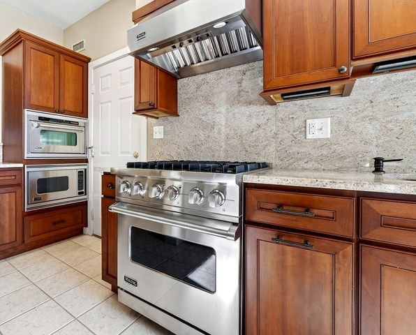 1 Douglass Grn 1, Woburn, MA 01801