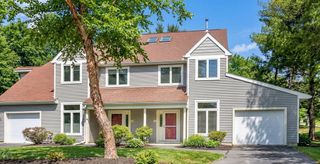 1 Douglass Grn 1, Woburn, MA 01801
