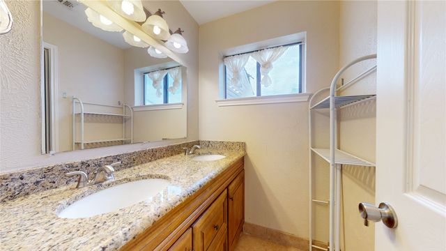 564 Josephine Street, Dallas, TX 75246