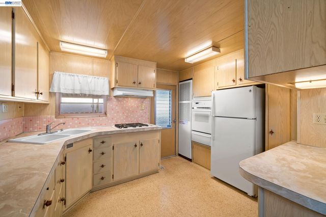 18 Galloway Dr, Concord, CA 94520