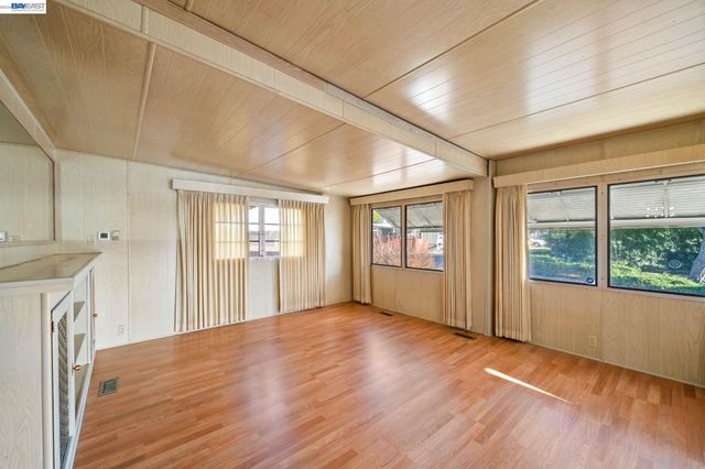 18 Galloway Dr, Concord, CA 94520