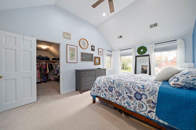 4 Mockingbird Ln, Franklin, MA 02038