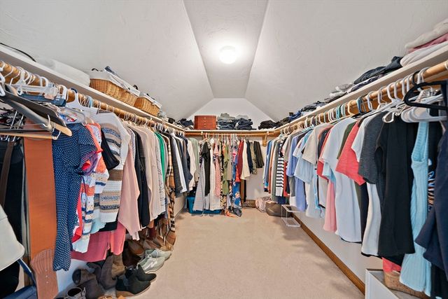 4 Mockingbird Ln, Franklin, MA 02038