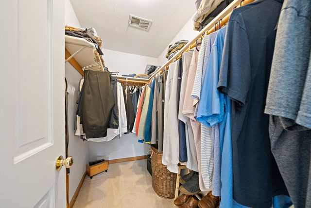 4 Mockingbird Ln, Franklin, MA 02038