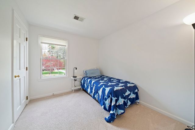 4 Mockingbird Ln, Franklin, MA 02038