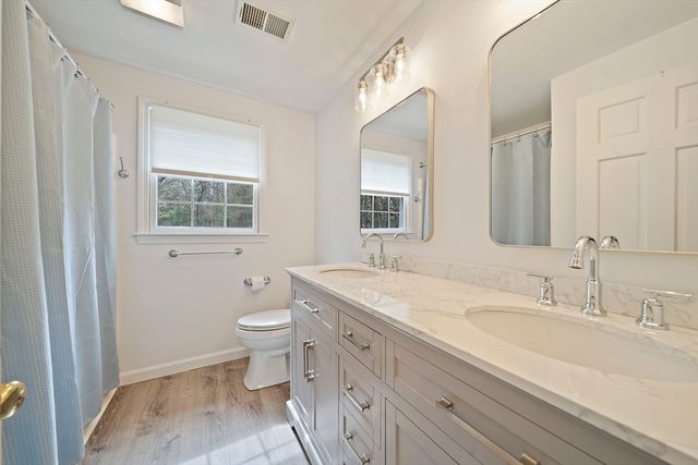 4 Mockingbird Ln, Franklin, MA 02038