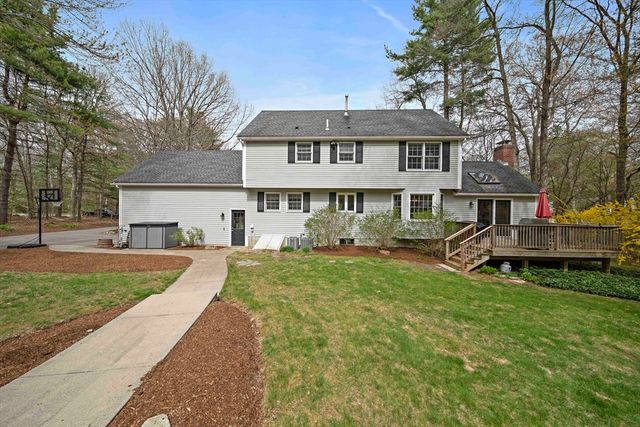 4 Mockingbird Ln, Franklin, MA 02038