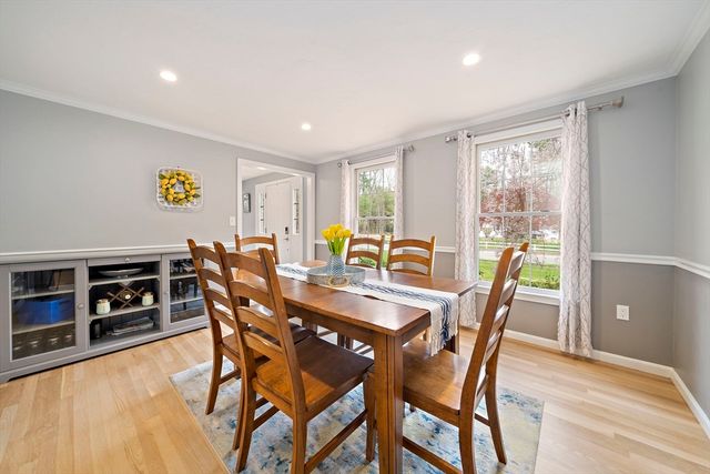 4 Mockingbird Ln, Franklin, MA 02038