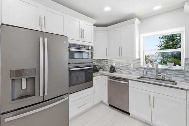 1457 NE Ocean Boulevard 8, Stuart, FL 34996