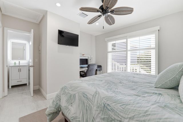 1457 NE Ocean Boulevard 8, Stuart, FL 34996