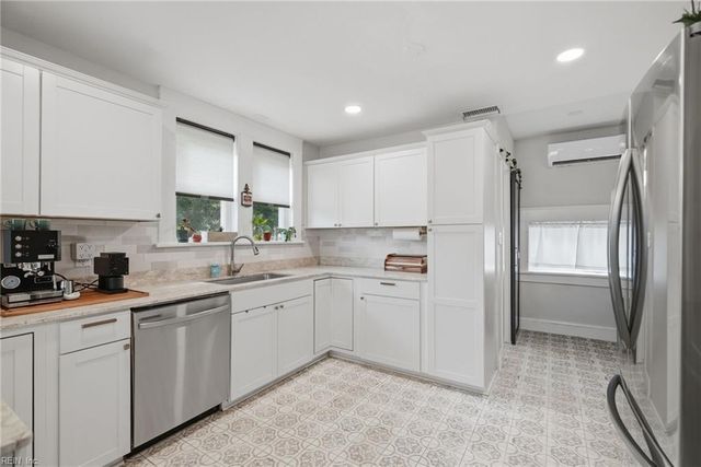 131 Grayson ST, Portsmouth, VA 23707