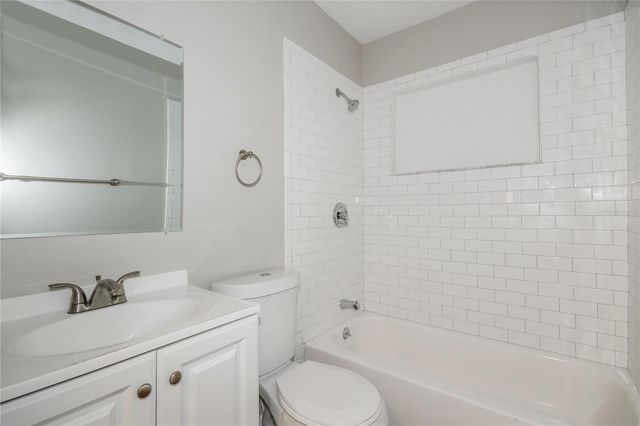 6813 N CLEARVIEW AVENUE, Tampa, FL 33614