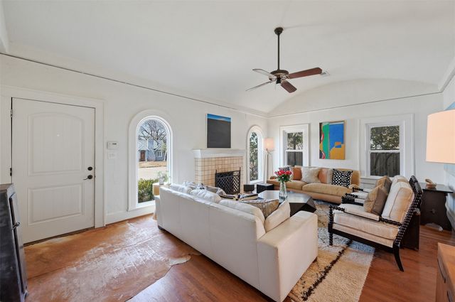 1929 Forest Park Boulevard, Fort Worth, TX 76110