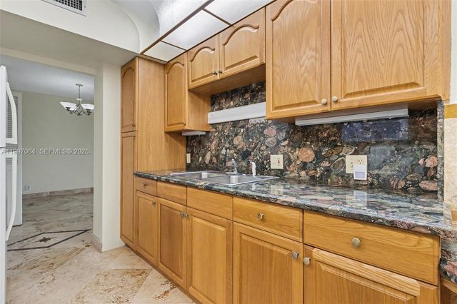 4200 Hillcrest Dr 408 408, Hollywood, FL 33021
