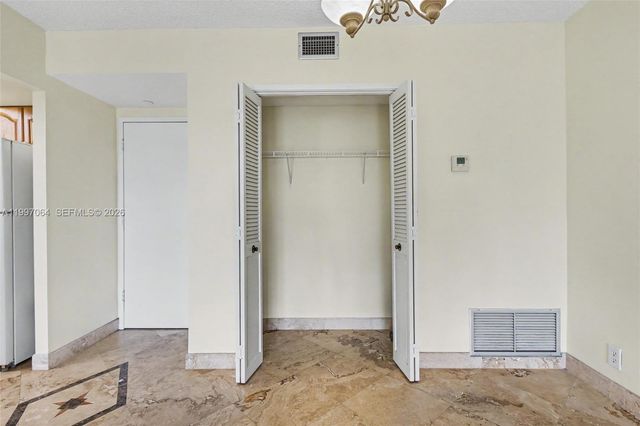 4200 Hillcrest Dr 408 408, Hollywood, FL 33021