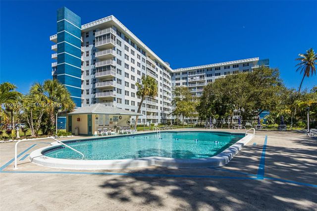 4200 Hillcrest Dr 408 408, Hollywood, FL 33021