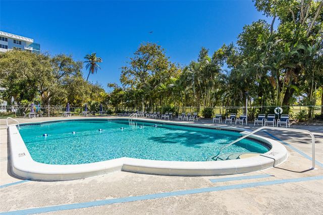 4200 Hillcrest Dr 408 408, Hollywood, FL 33021