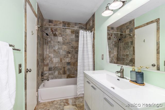 475 Northland Court NE, Rockford, MI 49341