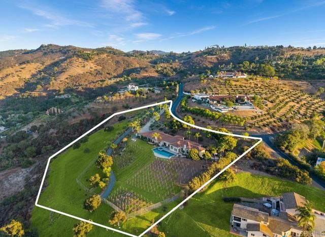 30330 Via Maria Elena, Bonsall, CA 92003