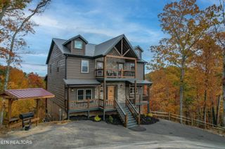1167 Woodland Trek Lane, Sevierville, TN 37876