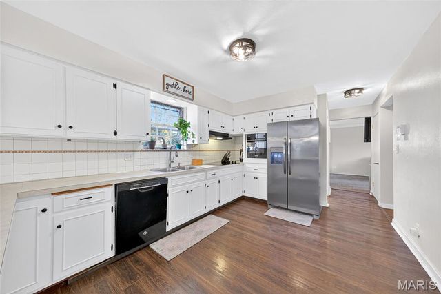 129 Williamsburg Drive, Belleville, IL 62221