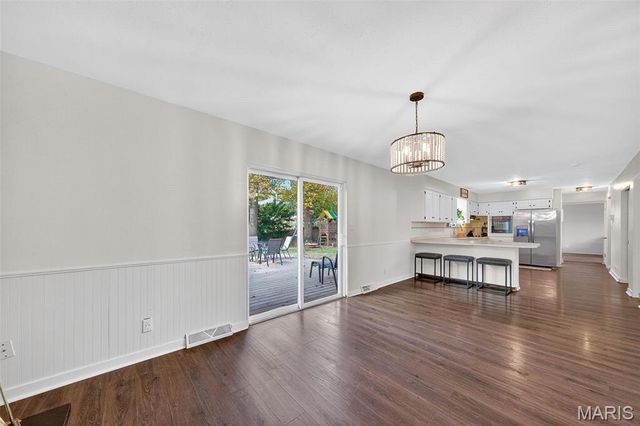 129 Williamsburg Drive, Belleville, IL 62221