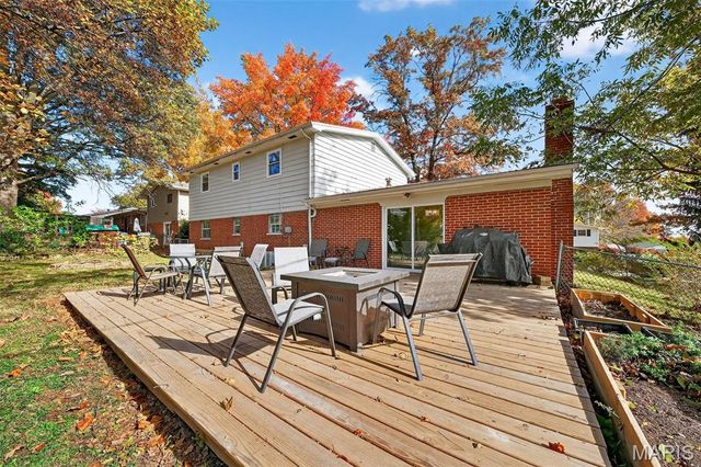 129 Williamsburg Drive, Belleville, IL 62221