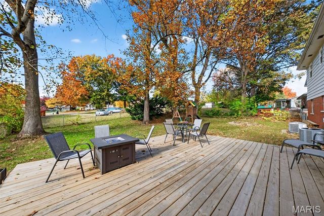 129 Williamsburg Drive, Belleville, IL 62221