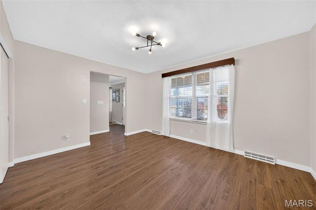 129 Williamsburg Drive, Belleville, IL 62221