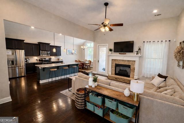 106 Rawlins Point, Perry, GA 31069