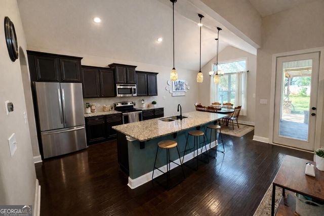 106 Rawlins Point, Perry, GA 31069