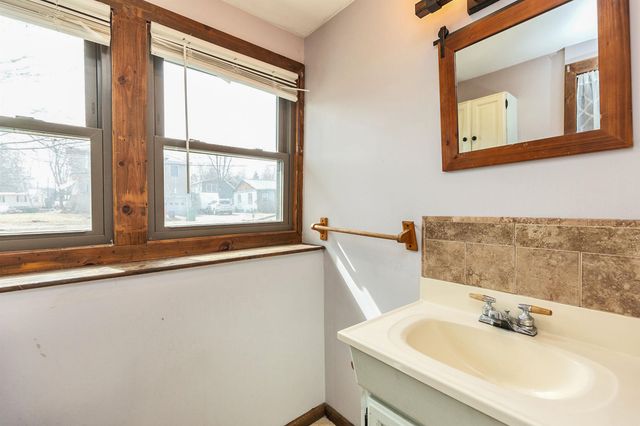 19 Spruce Street, Keene, NH 03431