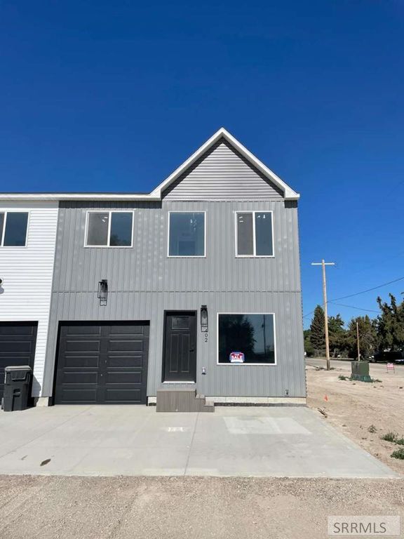 Image 1 of property listing at 402 S 4th Street, Aberdeen, ID 83210