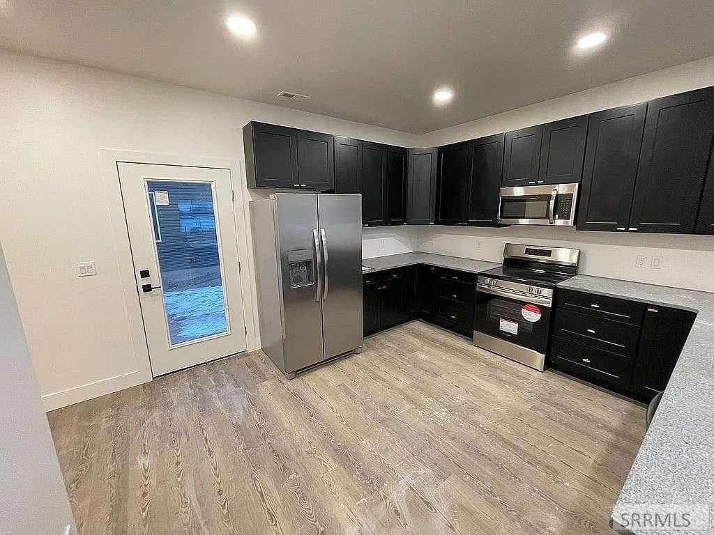 Image 5 of property listing at 402 S 4th Street, Aberdeen, ID 83210