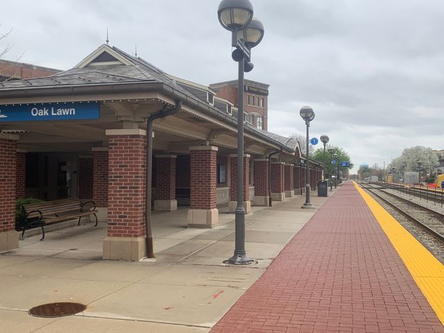 9641 E Shore Drive, Oak Lawn, IL 60453
