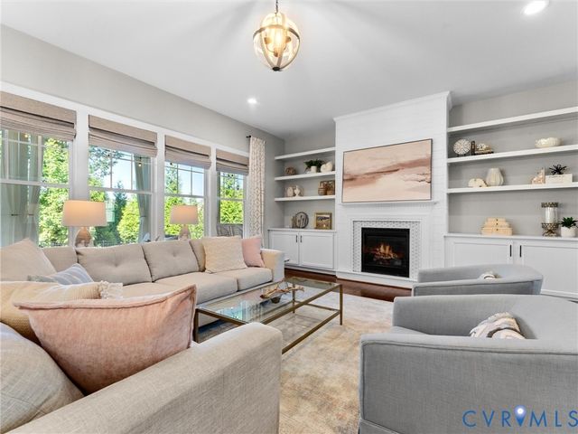 15400 Sultree Dr, Midlothian, VA 23112
