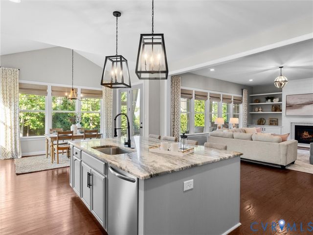 15400 Sultree Dr, Midlothian, VA 23112