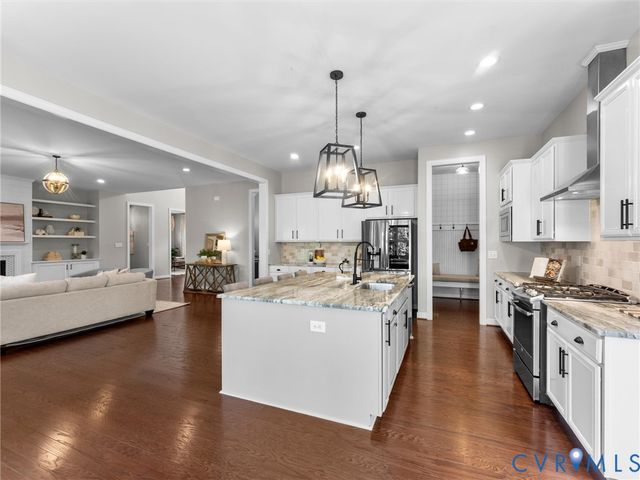 15400 Sultree Dr, Midlothian, VA 23112