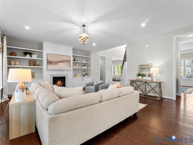 15400 Sultree Dr, Midlothian, VA 23112