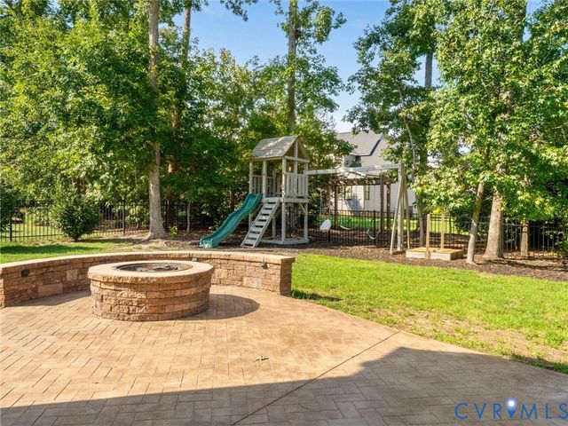15400 Sultree Dr, Midlothian, VA 23112