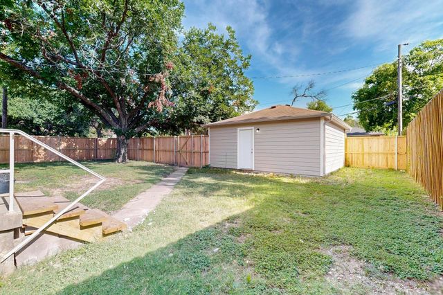 2404 Bentley Avenue, Dallas, TX 75211