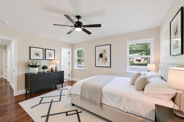 2404 Bentley Avenue, Dallas, TX 75211