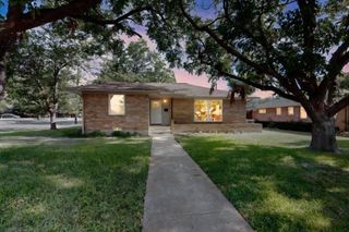 2404 Bentley Avenue, Dallas, TX 75211