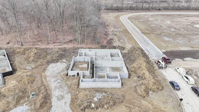 6899 Woodedge Lane, Hilliard, OH 43026