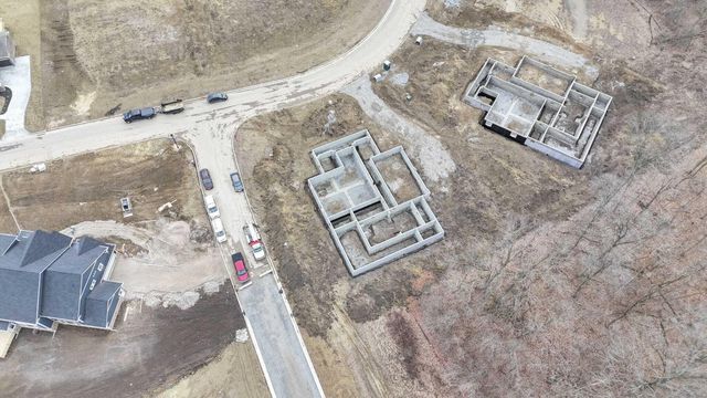 6899 Woodedge Lane, Hilliard, OH 43026