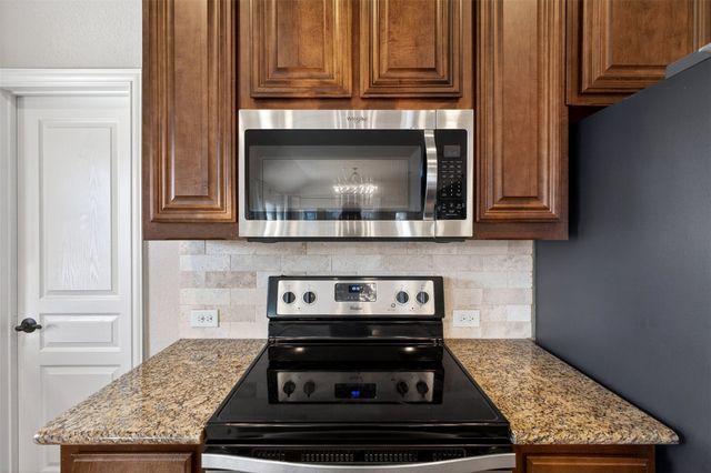 1502 Birdsong Court, Midlothian, TX 76065