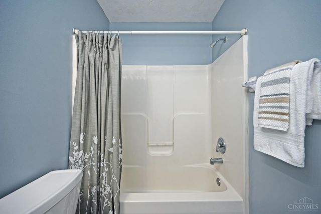 241 Hartford Court, Hamilton Twp, OH 45039