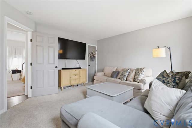 9533 Hungary Ridge Dr, Glen Allen, VA 23060